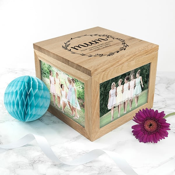 Personalised Wreath Mother's Day Large Oak Photo Cube