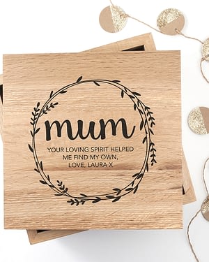 Personalised Wreath Mother's Day Large Oak Photo Cube