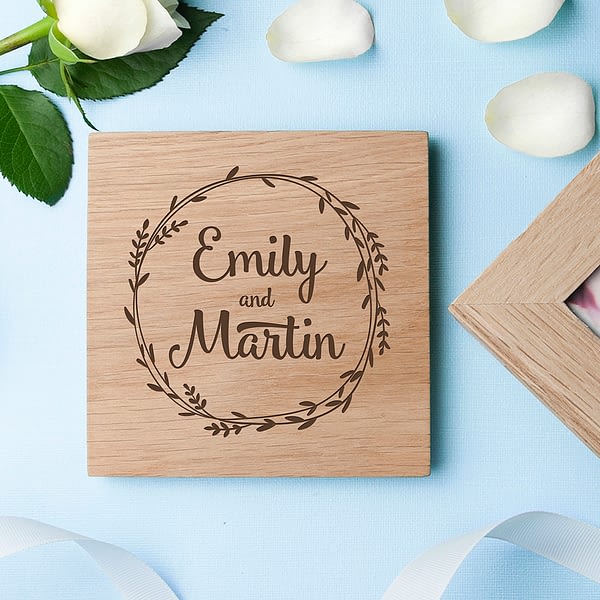 Personalised Romantic Wreath Frame Oak Photo Cube