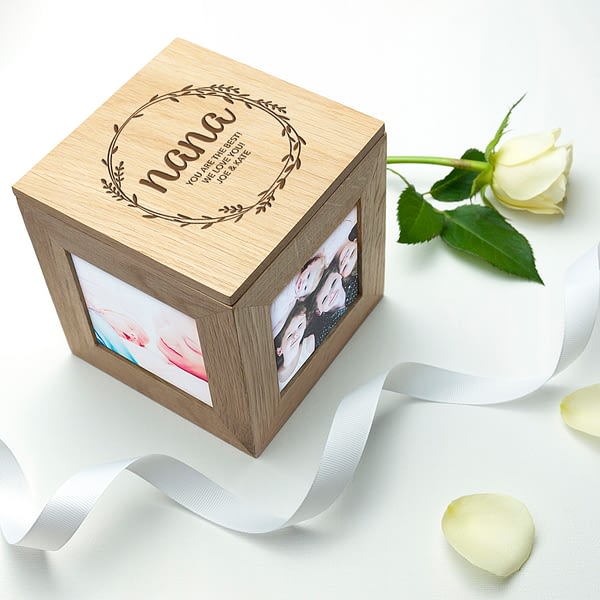 Personalised Wreath Mother's Day Oak Photo Cube