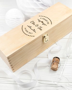 Personalised Couple Name In Heart Frame Wine Box